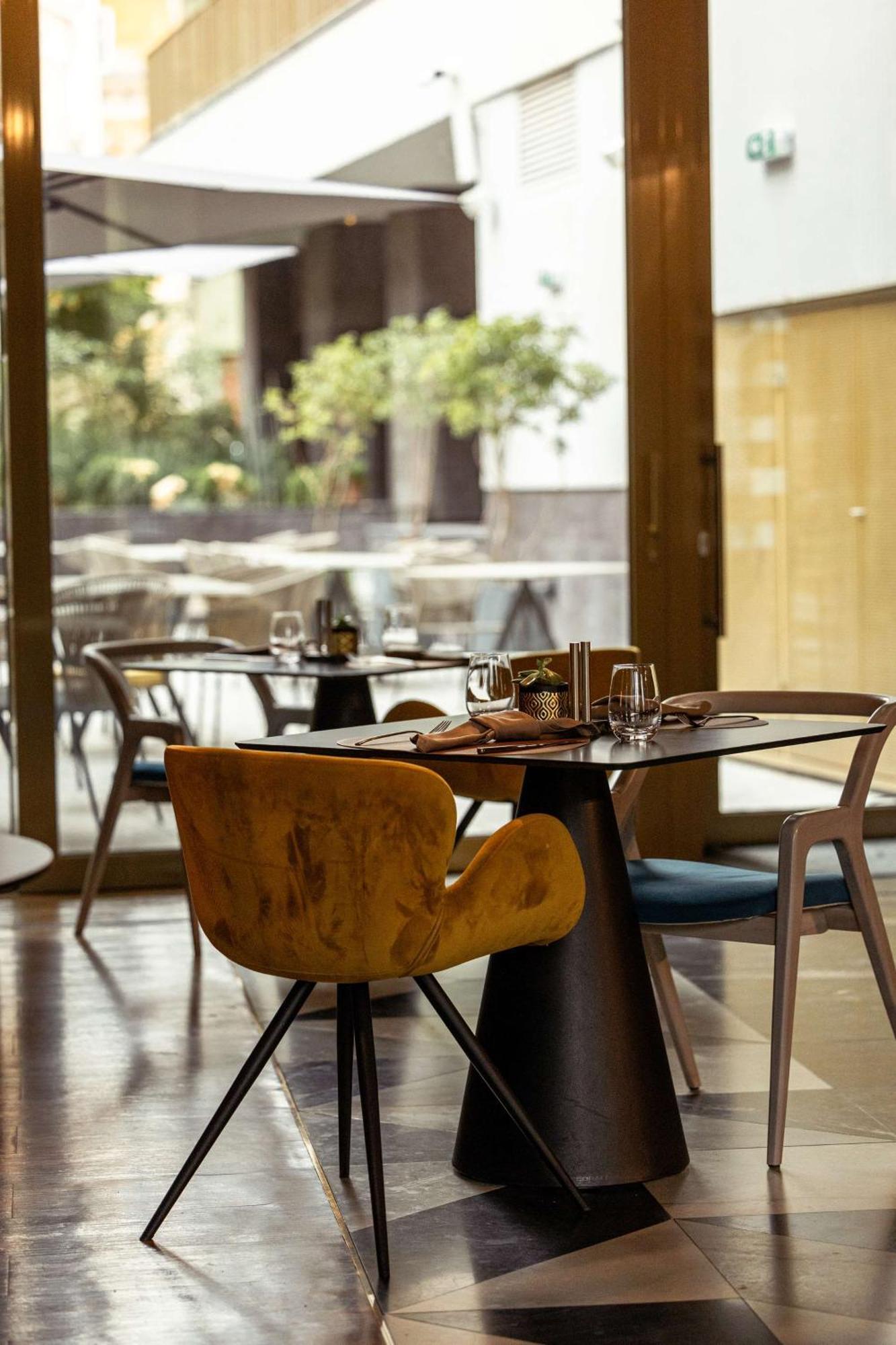 Radisson Blu Aurum Hotel, Braşov Exterior foto Restaurant interior